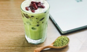 Hướng dẫn làm trà sữa cho bé ngon miệng và an toàn 