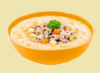 So sánh cháo thịt heo và cháo gà cho bé loại nào giúp tăng cân tốt hơn